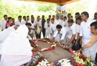 YS Jagan Pays Tribute To YSR At YSR Ghat   title=
